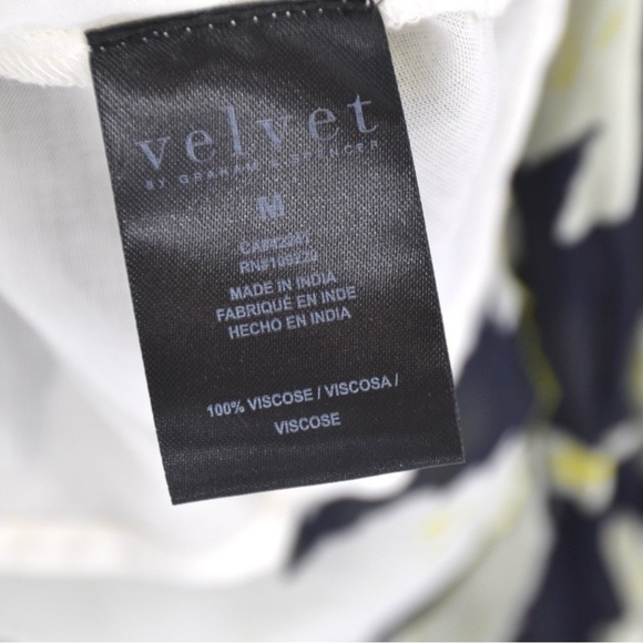 Velvet by Graham and Spencer Miley Long Sleeve Floral Blouse Navy Blue Yellow M - Picture 8 of 8